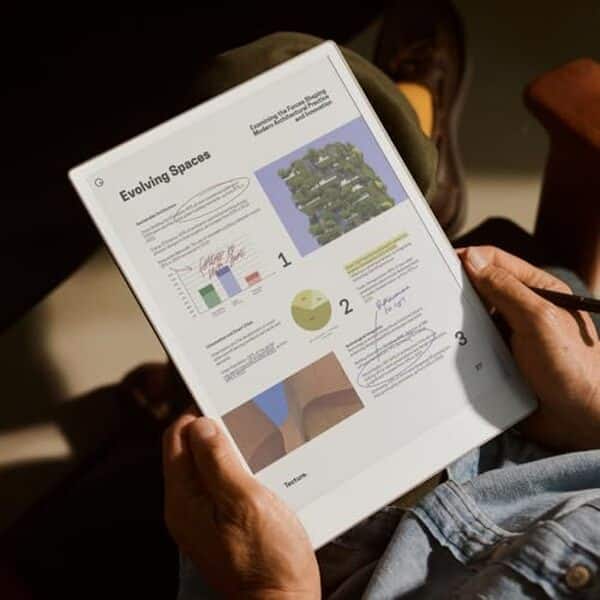 Découvrez notre test détaillé de la tablette reMarkable Paper Pro 11, 8 : performance, élégance et fonctionnalités essentielles pour bien choisir votre tablette numérique.