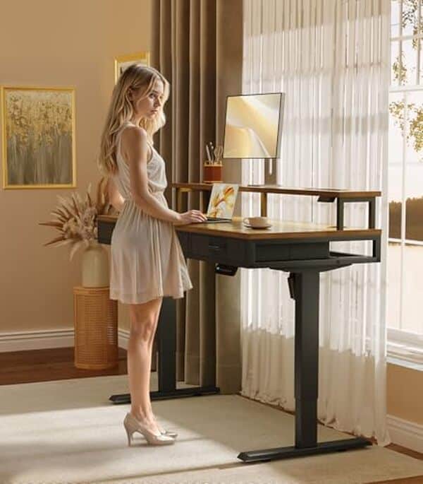Découvrez le bureau assis debout OffiGo 120cm avec tiroirs, la solution idéale pour les gamers : ergonomie, ajustabilité et design moderne pour votre espace de jeu.
